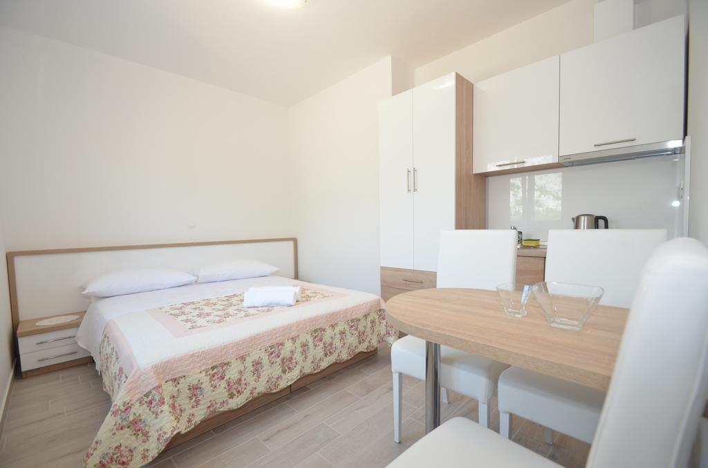 Apartment Anica Kuk 스타리그라드 파클레니차 객실 사진
